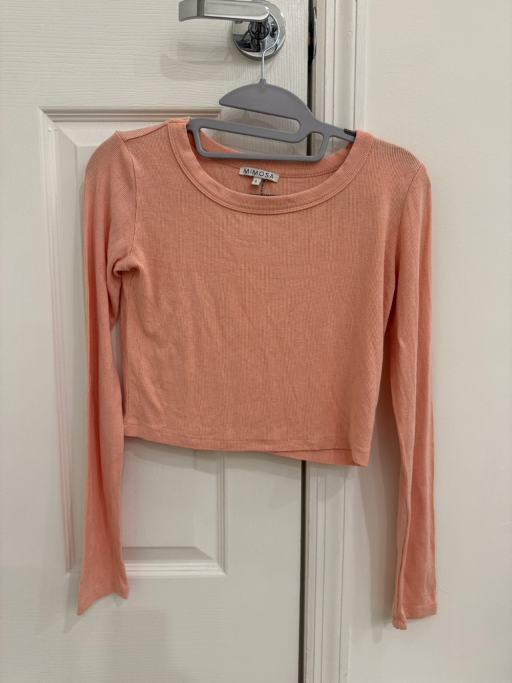 Mimosa Women's Long Sleeve Cropped Tee in Peach